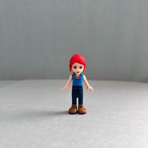 LEGO Friends Mia mini-doll figure
